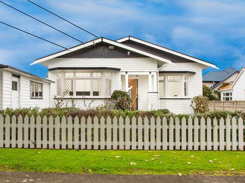 8 Peet Avenue, Royal Oak