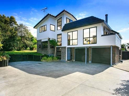 2/64 Beach Road, Castor Bay
