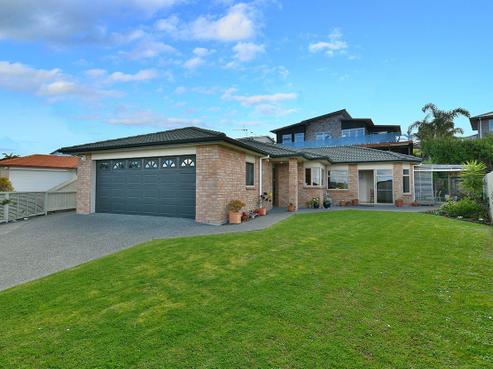 16 Chesterfield Way, Orewa