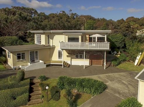 1 The Crescent, Raumati South