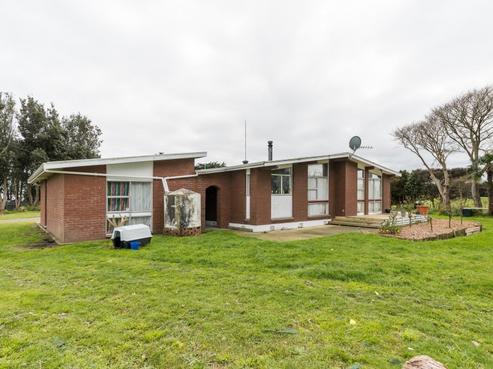 8 Whale Road, Tangimoana