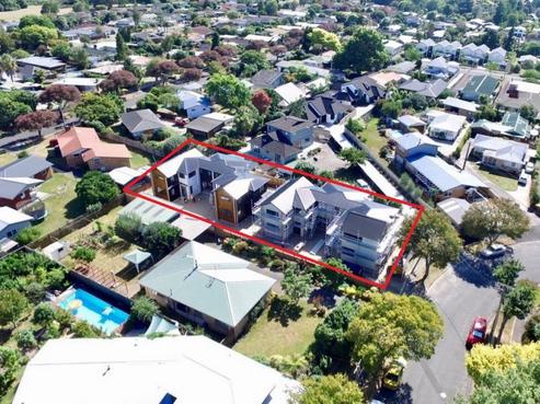 1 Queenwood Avenue, Queenwood