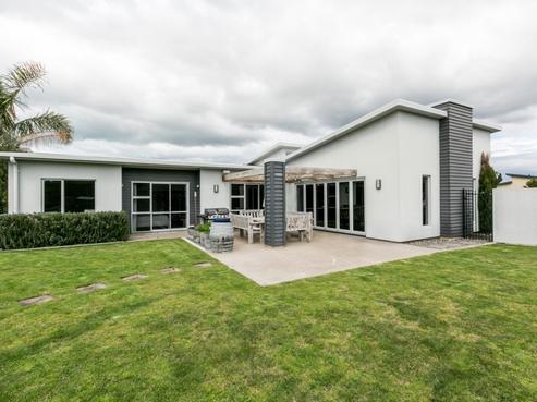 60 Merlot Drive, Greenmeadows