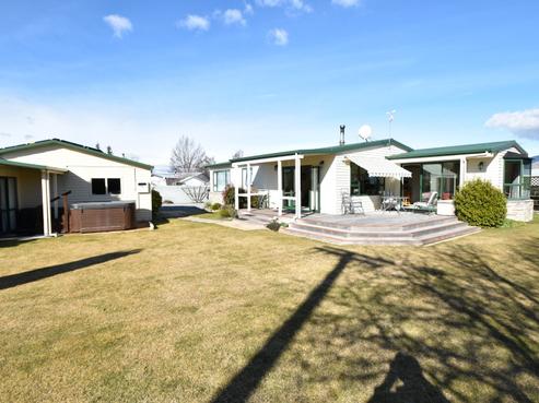 18 Maryburn Road, Twizel