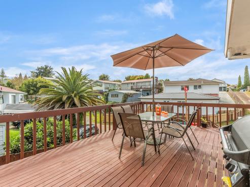 27 Addison Drive, Glendene