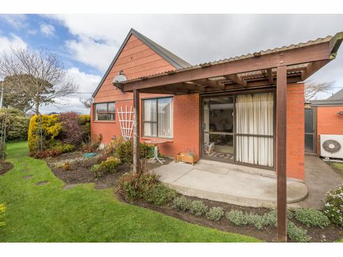 2/81 Veitches Road, Casebrook