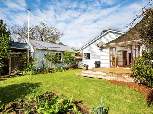 7 Green Lane, Helensville