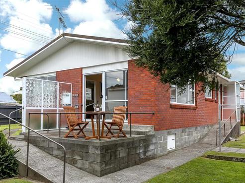 38 South Road, Blagdon