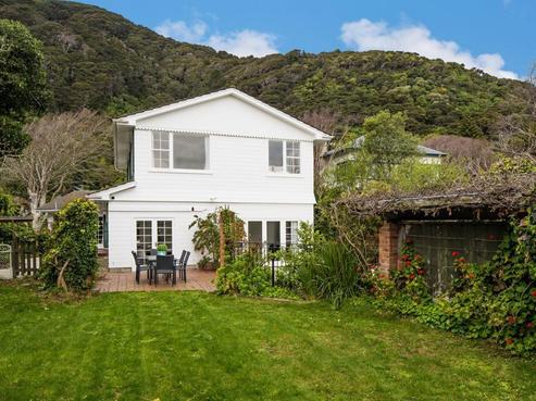 346 Muritai Road, Eastbourne