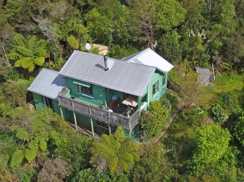 170 Blue Mountains Road, Pinehaven
