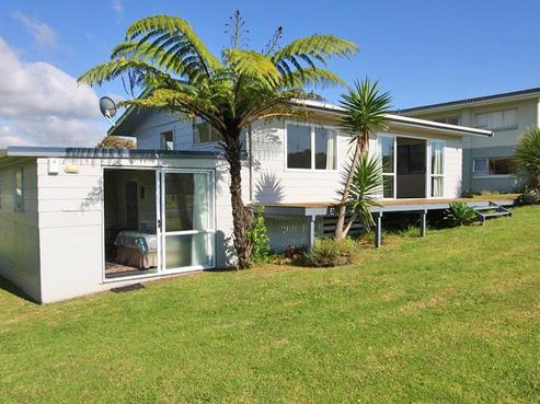 50 Kon Tiki Road, Whiritoa