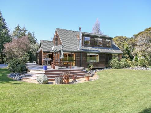 50 Te Herekiekie Street, Turangi