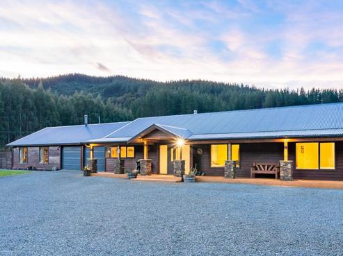 740 Whitemans Valley Road, Whitemans Valley