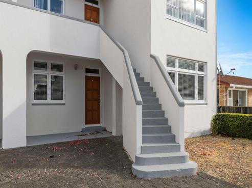 2D Grey Street, Glenholme