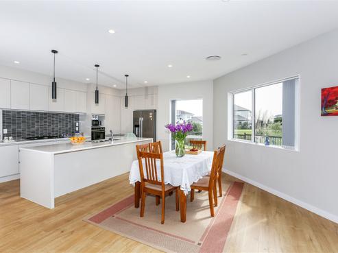 10 Giarni Place, Karaka