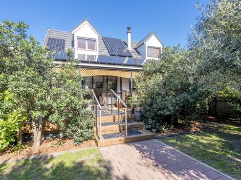 3 Oratia Street, Waikanae Beach