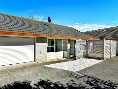 2/59 Riverside Road, Orewa