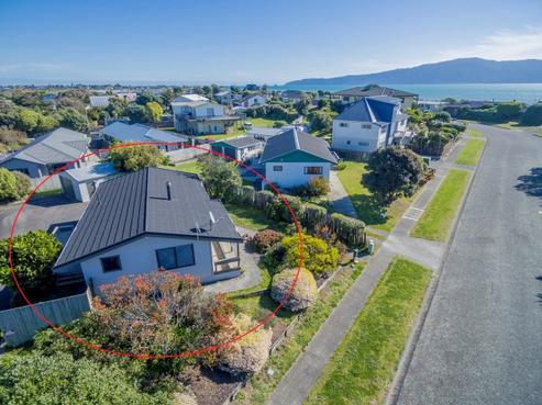 4 Oratia Street, Waikanae Beach