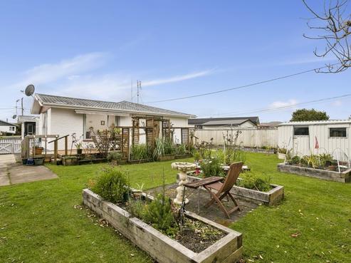 15B Doment Crescent, Orewa