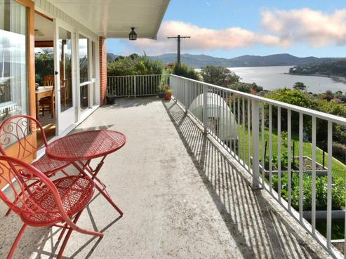 8 Hellyer Street, Macandrew Bay