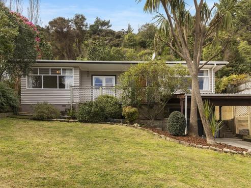 8 James Grove, Stokes Valley