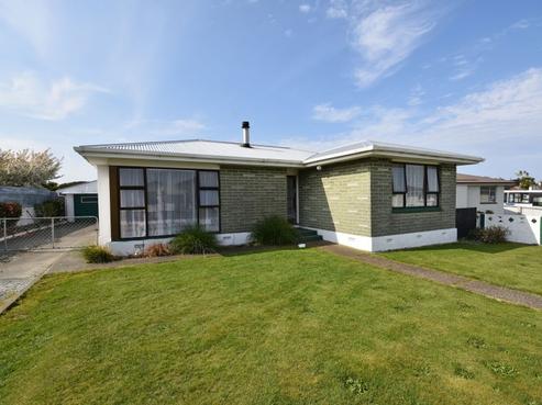 24 Lothian Crescent, Strathern