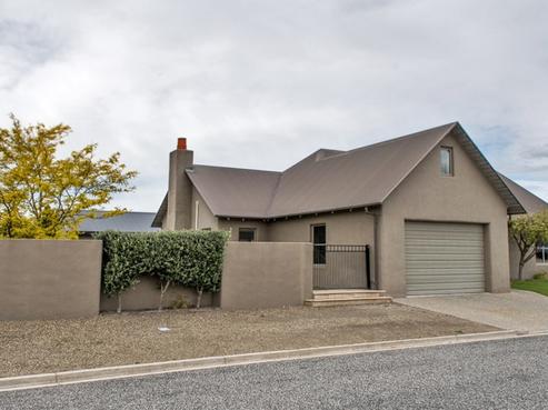 8 Larch Crescent, Alexandra