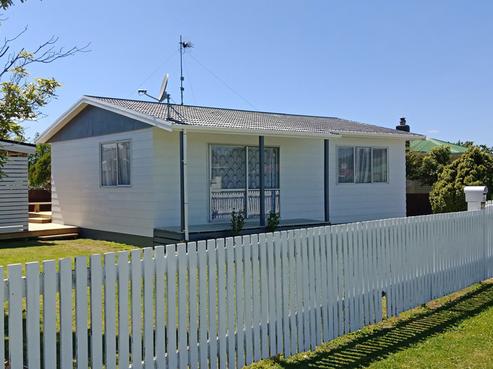 27A Woodward Street, Featherston