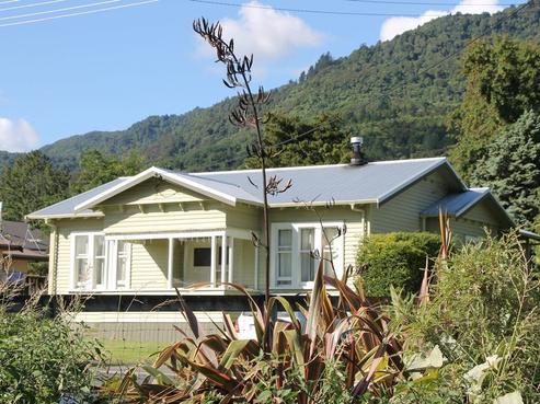 4 Farmer Street, Te Aroha