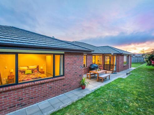 42 Nelson Avenue, Aotea