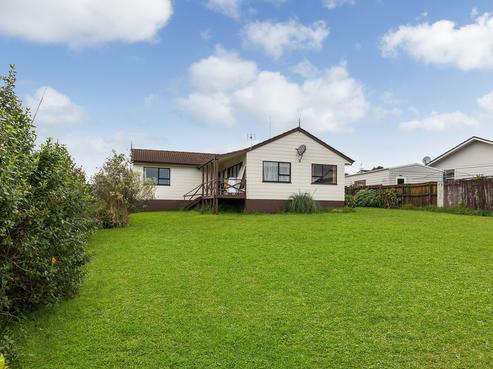 1/5 Pureora Place, Clendon Park