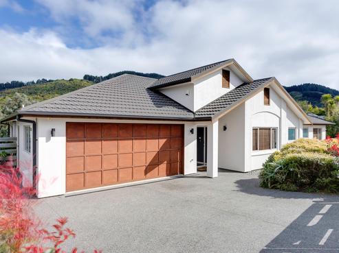 73 Kirton Drive, Riverstone Terraces