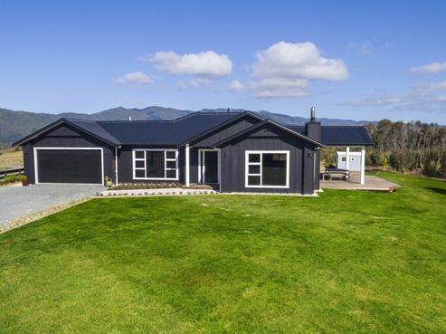 300 Fairview Drive, Akatarawa