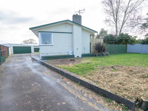 5 Deanwell Avenue, Deanwell
