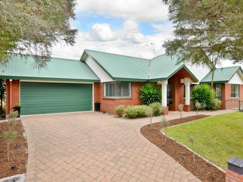 39 Cairns Crescent, Rototuna