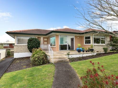 59 Macdonald Road, Glenview