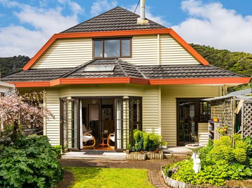 60 Oroua Street, Eastbourne