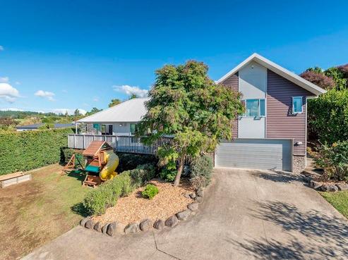 27 Te Kauri Place, Helensville