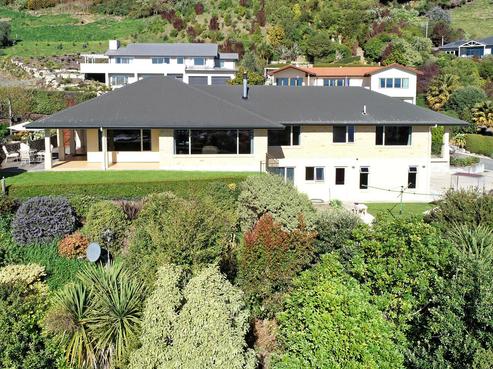27 Hillplough Heights, Richmond