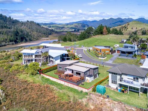 102 Estuary View, Whangamata