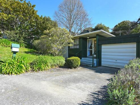 2A Goodwin Place, Pinehaven