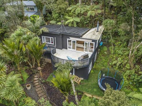 111 Laingholm Drive, Laingholm