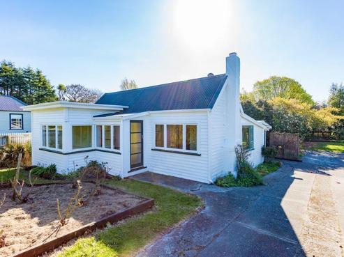 13 Brook Street, Southbridge