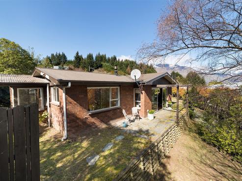 12 Watts Road, Fernhill/Sunshine Bay