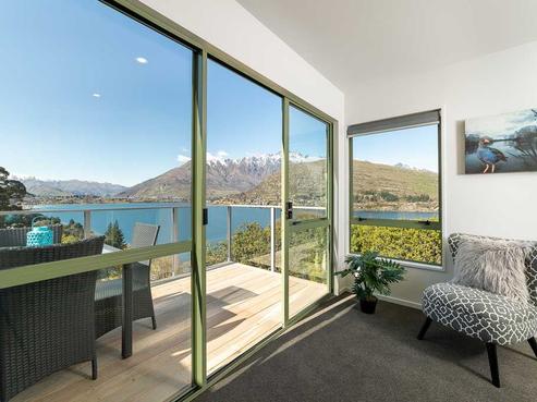 14 Golden Terrace, Queenstown Central