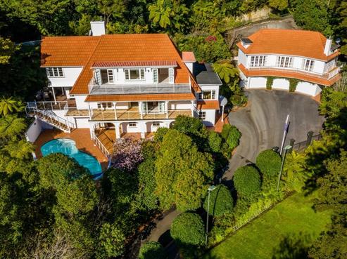 11 Francis Bell Grove, Lowry Bay
