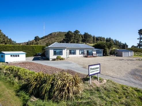 4 Buskin Road, Highcliff