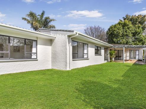 215 Walter Strevens Drive, Conifer Grove