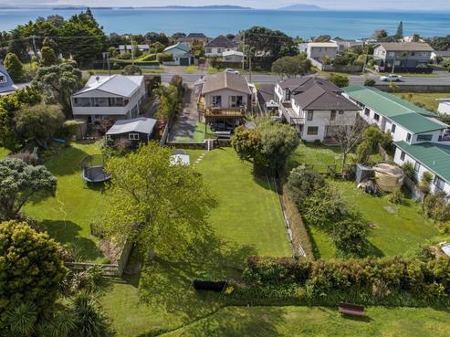 1379 Whangaparaoa Road, Army Bay