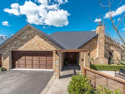 5 Takapu Place, Huntington